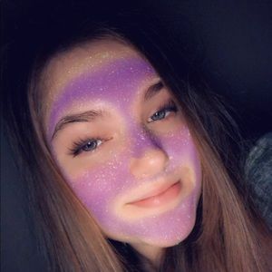 Meet your Posher, Amelia